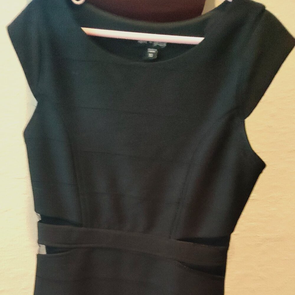 Girls Black Short Elegant Dress – Perfect for Special Occasions – Size 10
